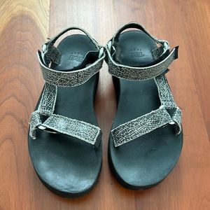 Women’s platform teva